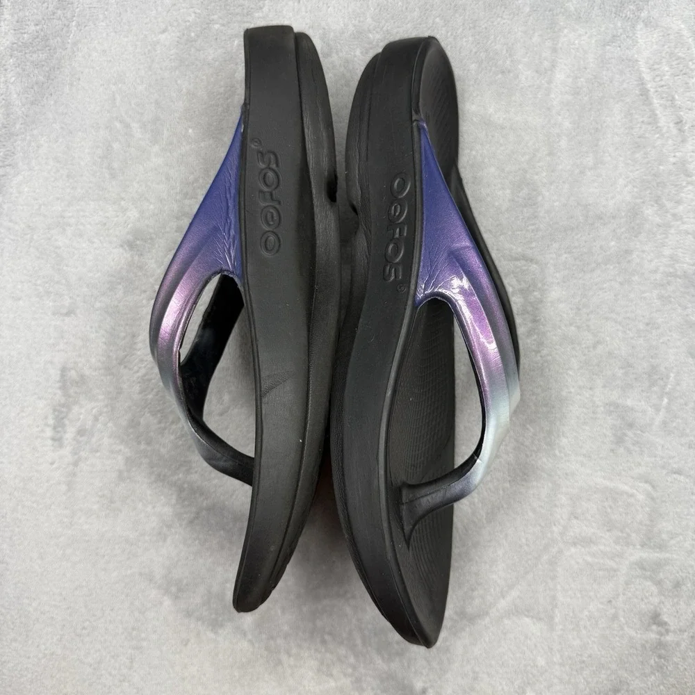 OOFOS OOlala Luxe Women's Size 11 Black Iris Blue Recovery Thong Sandals